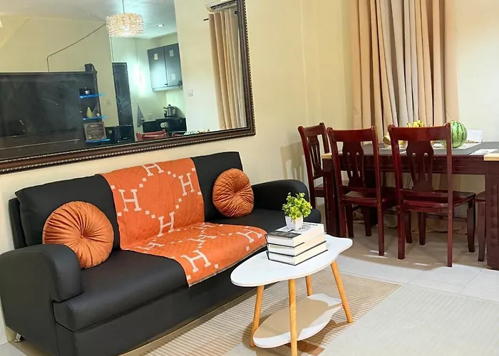 Chic &cozy 3bedroom House